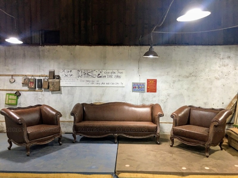 Hoàn thiện mẫu sofa tân cổ điển gỗ tự nhiên Óc chó, bọc da bò thật sang trọng, quyền lực cho khách ở chung cư Imperia Hải Phòng sofa tân cổ điển